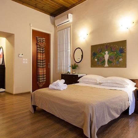 Psyri Neoclassical House With Yard Athen Exterior foto