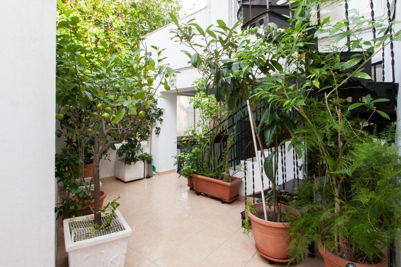 Psyri Neoclassical House With Yard Athen Exterior foto